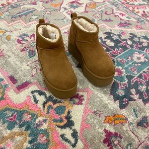 Ugg Womens Classic Ultra Mini Platform Boots